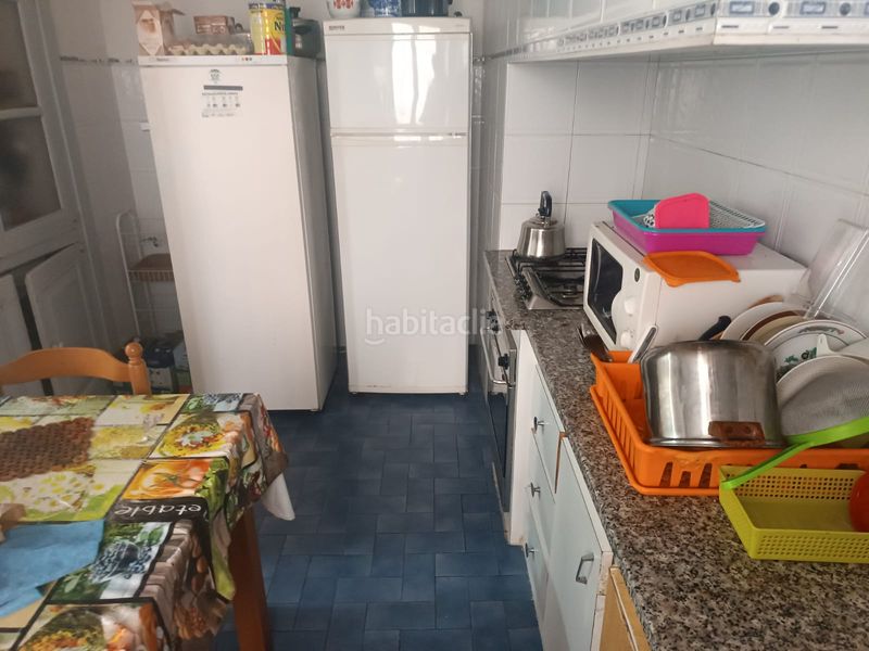 Foto eb54c3bd-2e43-4e4f-b044-4cedcd987b9a. Pis amb xemeneia calefacció a Anglès