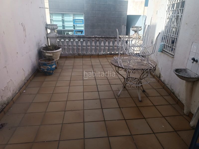 Foto f34e1c0e-456e-44f8-b524-175e45ebbe3e. Pis amb xemeneia calefacció a Anglès