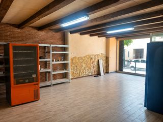 Local Comercial a Centre. Local en vidreres