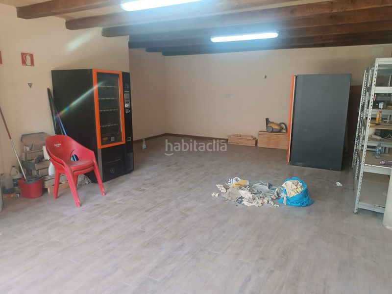 Foto 720b4028-ffef-43c3-9790-495ea246df68. Local comercial a Centre Vidreres
