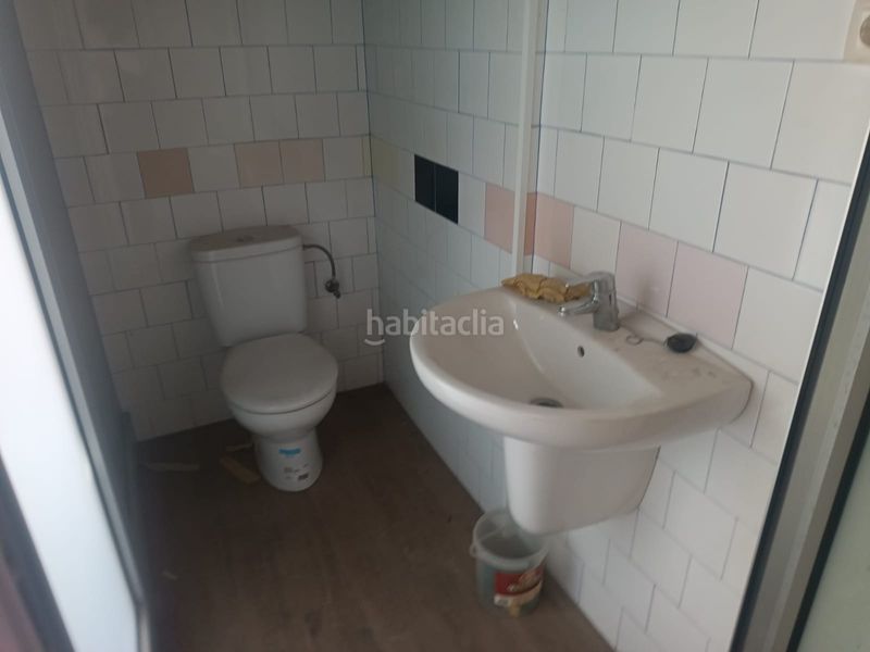 Foto fca2643b-ab4e-459f-b1ab-1c73ab319702. Local comercial a Centre Vidreres