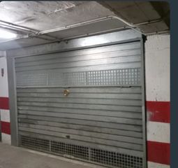 Aparcament cotxe a Centre. Parking cerrado en lloret