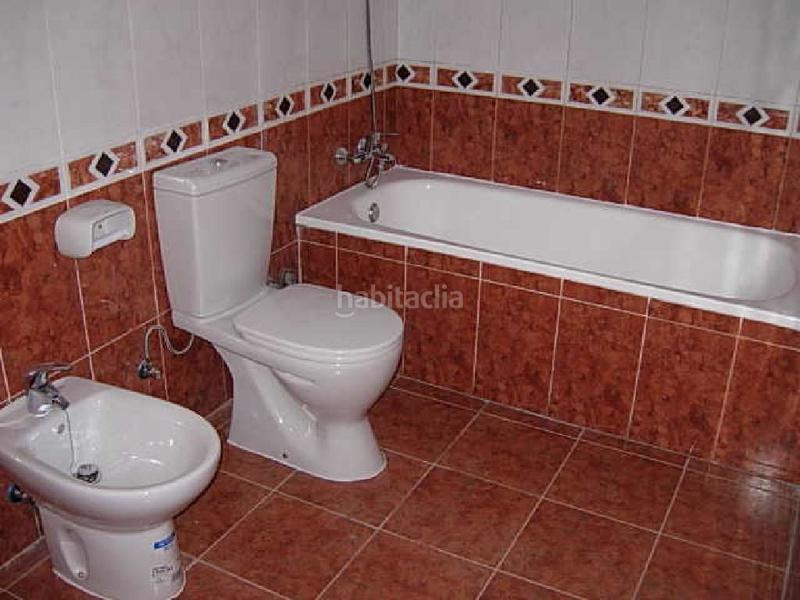 Foto 386c6d4e-3208-45ce-92f9-77d5658f3805. Maison jumelée avec chauffage dans Sant miquel Granollers