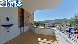 Pis  Carrer de la garrotxa. Planta baja con terraza, mataró