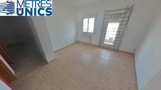 Piso  Carrer de la mare de déu del corredor. Okupado. piso junto a la av de la gatassa, mataró