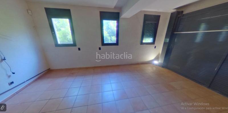 Foto 3fcd523e-bedb-49bf-8c33-ca7e70d41927. Casa con camino riscaldamento parcheggio piscina in Roca del Vallès (La)