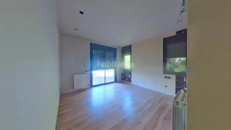 Foto 4d2337b7-8ac1-4c43-8195-ab5cd86f0a27. Casa con camino riscaldamento parcheggio piscina in Roca del Vallès (La)