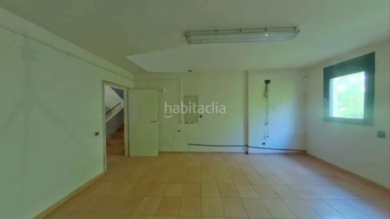 Foto a7785180-9dbf-4d20-8bcc-0a6ae51c43c0. Casa con camino riscaldamento parcheggio piscina in Roca del Vallès (La)