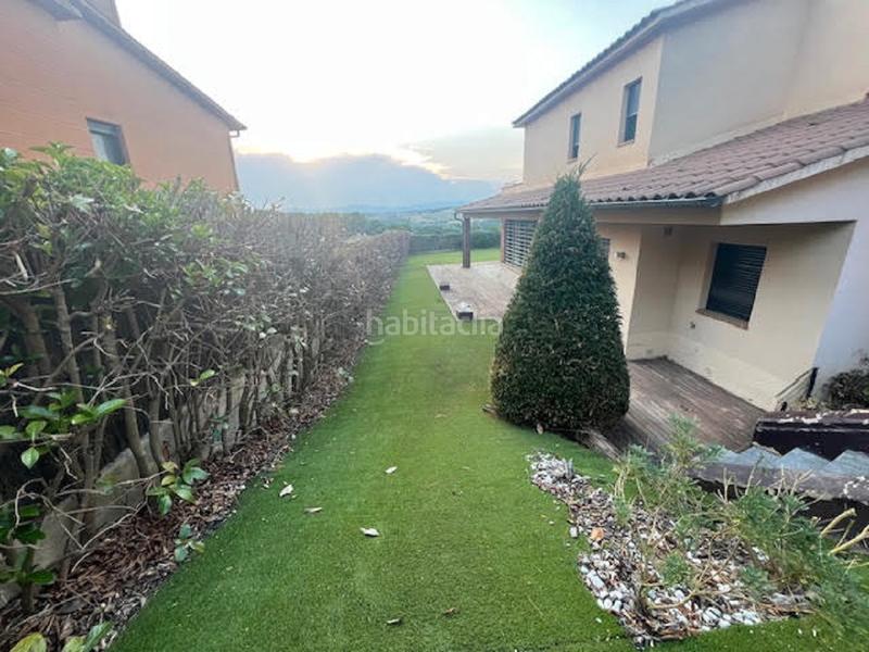 Foto b262fe04-1a51-4e35-8978-777cd7585b48. Casa con camino riscaldamento parcheggio piscina in Roca del Vallès (La)