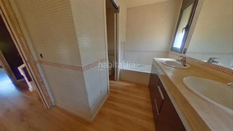 Foto bb8ae2b7-2b81-490e-a194-f12e7784c0a9. Casa con camino riscaldamento parcheggio piscina in Roca del Vallès (La)