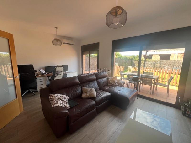 Foto 3e78d0ec-4c2a-4d3c-916a-37fa4e5765bd. Casa bifamiliare con riscaldamento parcheggio in Roca del Vallès (La)