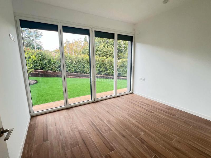 Foto 20317a6f-a9c9-412f-8259-fa968be04093. Maison avec chauffage parking piscine dans Canovelles