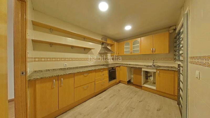 Foto 15657c38-0ca8-421a-a712-5a9f2210828d. Piso  4 habitaciones, ascensor y balcón en Centre Pineda de Mar