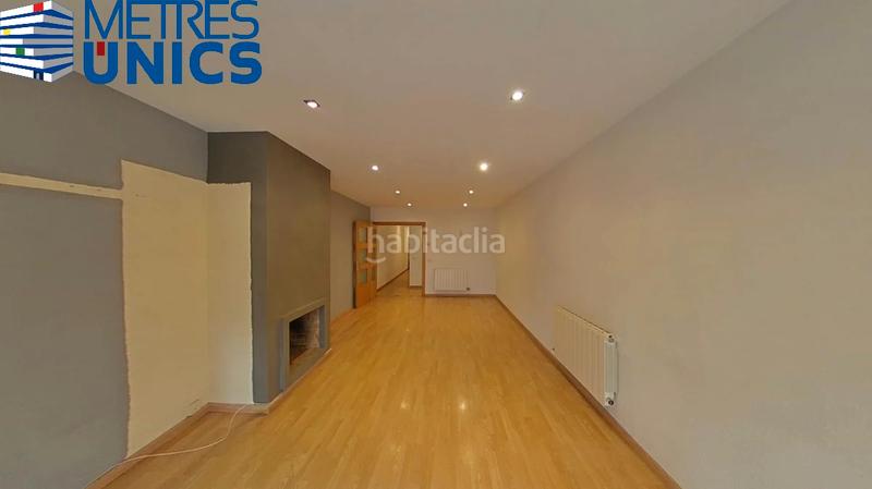 Foto 33495ef3-74b0-4a9e-9b92-50577eb9a6c1. Piso  4 habitaciones, ascensor y balcón en Centre Pineda de Mar