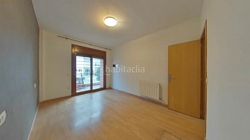 Foto 5147a995-5549-4e5c-b3e2-727f560ee630. Piso  4 habitaciones, ascensor y balcón en Centre Pineda de Mar