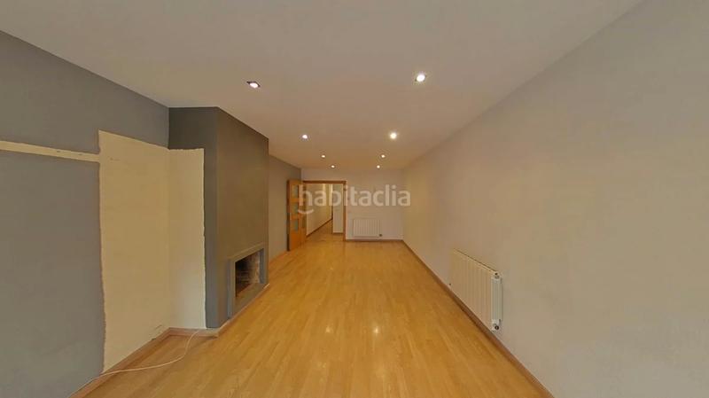 Foto bf022bdc-45ac-4101-8f1e-c5ebe443a5e6. Piso  4 habitaciones, ascensor y balcón en Centre Pineda de Mar