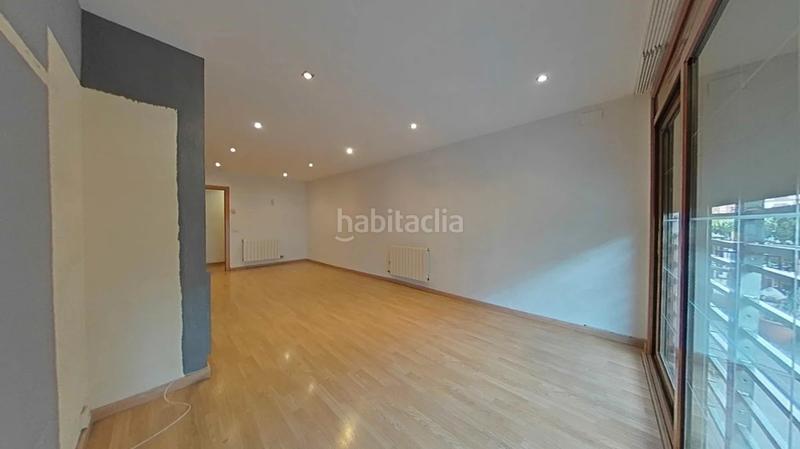 Foto e89c1a60-2aab-4ebb-85fb-38f2ab100dc4. Piso  4 habitaciones, ascensor y balcón en Centre Pineda de Mar