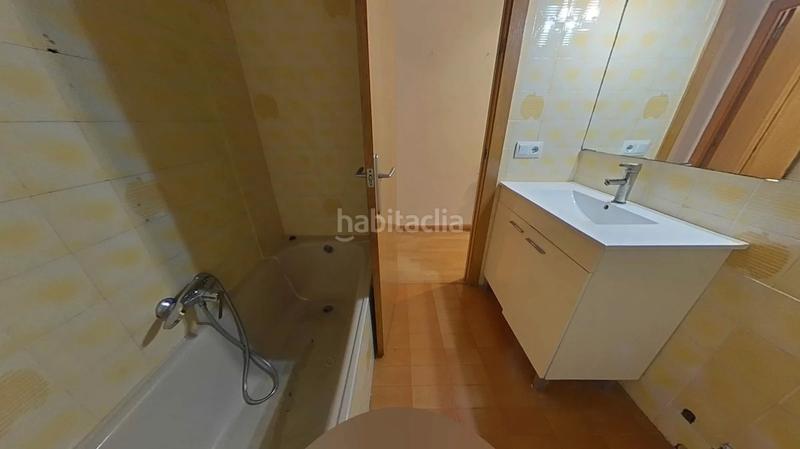 Foto f8909982-f8ad-4250-84e1-119b0c542a7e. Piso  4 habitaciones, ascensor y balcón en Centre Pineda de Mar