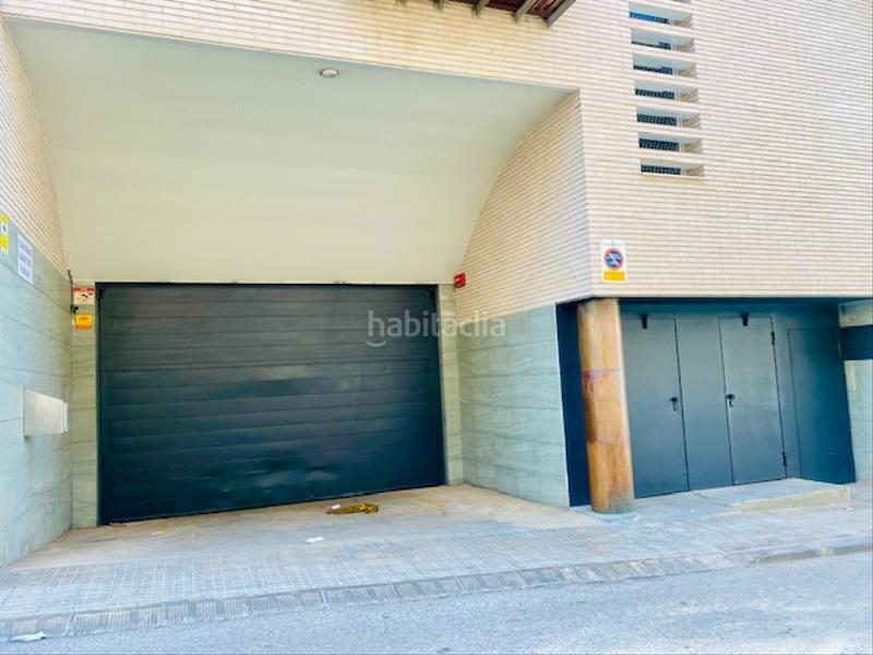 Foto 571c0d2b-d2e3-40ad-a395-bce257acaff5. Parking coche en venta plaza de parking en el centro !! en Terrassa