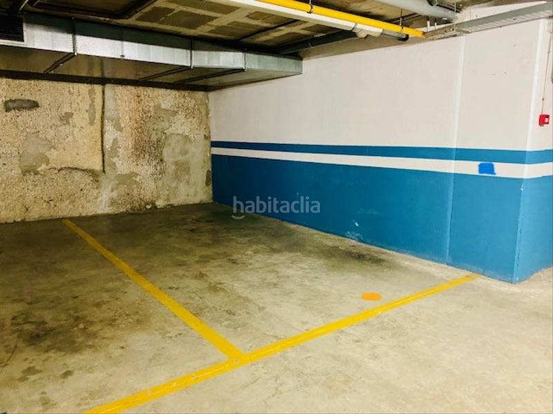 Foto 9ed2e959-f7b9-429a-b42a-68b97f92a369. Parking coche en venta plaza de parking en el centro !! en Terrassa