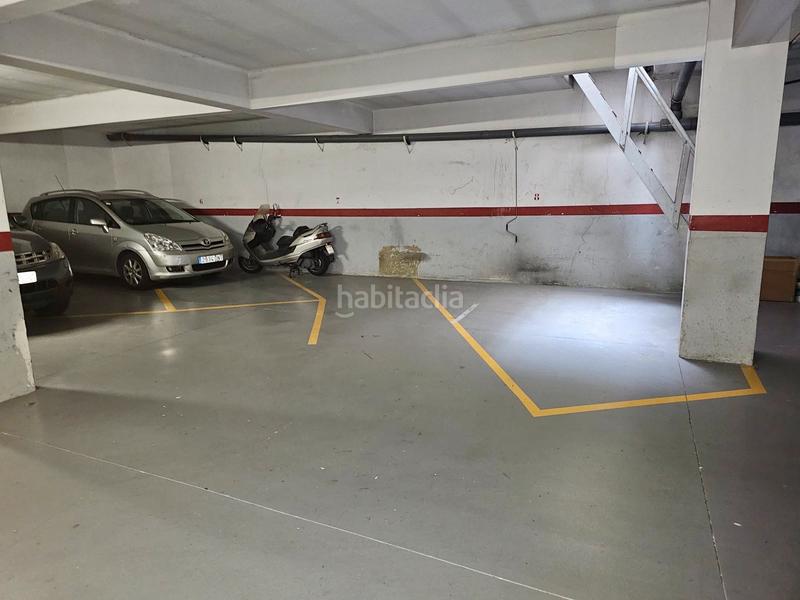 Foto c0f11935-3cd9-4a42-b172-272a0be68185. Parking moto en avinguda de madrid 199 en venta plaza de parking para varías motos ! en Barcelona