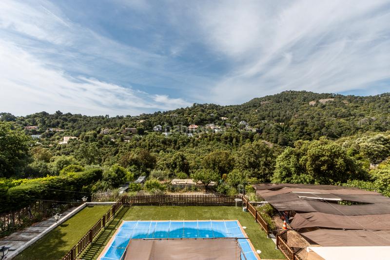 Foto 91ad290a-e444-48cc-91ca-a602cd1e3331. Chalet ¡descubre el hogar de tus sueños ! en Matadepera