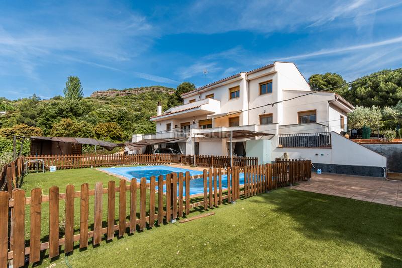 Foto df9ed778-7f24-456c-9836-44f242db94e5. Chalet ¡descubre el hogar de tus sueños ! en Matadepera