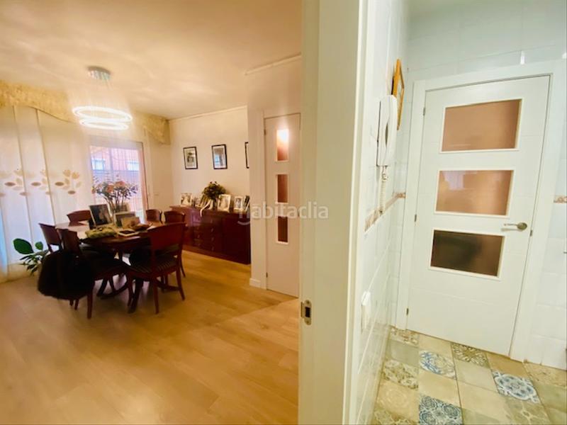 Foto 3b0c10c0-fbe6-46f1-b373-a67aca7fcba8. Planta baixa amb calefacció aparcament piscina a Cerdanyola del Vallès