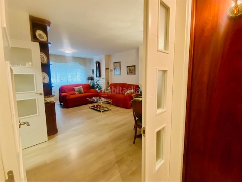 Foto ef5a591c-4374-4fb6-9e79-4951022f5185. Planta baixa amb calefacció aparcament piscina a Cerdanyola del Vallès