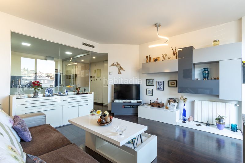 Foto 4548215c-5cfe-4a59-9758-1cf58c044bdd. Pis amb calefacció aparcament a La Bordeta Barcelona