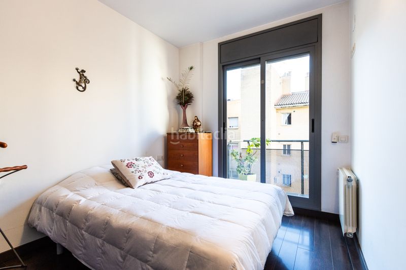 Foto 650a93f7-adea-4b5c-9fb2-b6e4d6460ee9. Pis amb calefacció aparcament a La Bordeta Barcelona