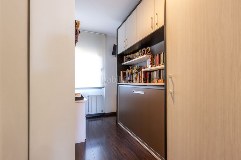 Foto 756f550e-8156-4f3a-9913-8040d0021e93. Pis amb calefacció aparcament a La Bordeta Barcelona