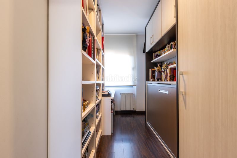 Foto c1486d23-eed3-4e14-83fc-7fa8f1dcc285. Pis amb calefacció aparcament a La Bordeta Barcelona