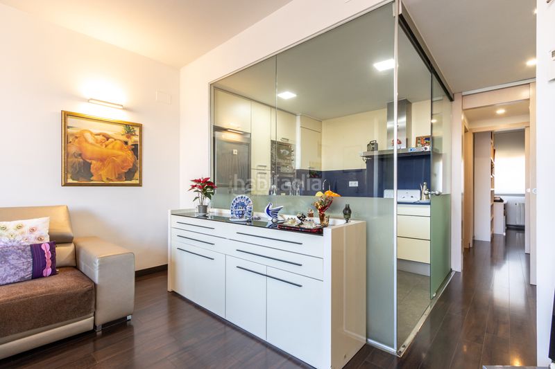 Foto ebbfbb22-adc3-4fde-8fd5-6b6b026e76e8. Pis amb calefacció aparcament a La Bordeta Barcelona