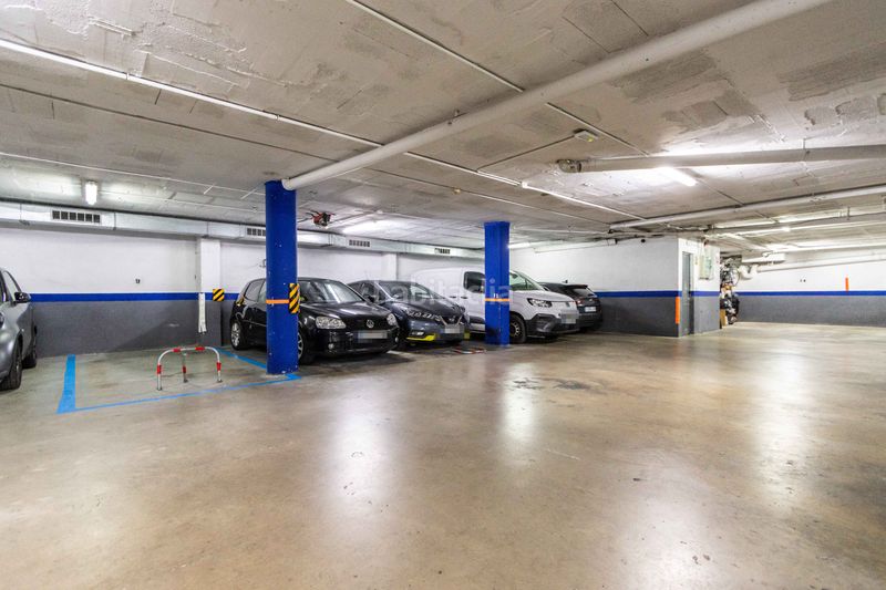 Foto ff205c3c-2011-4960-a42e-a7ae84afd3c3. Pis amb calefacció aparcament a La Bordeta Barcelona