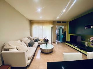 Maison jumelée  Carrer del camí de castellar. Casa con 3 terrazas al sur y buhardilla en sant pere nord