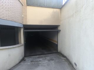 Aparcament cotxe a Carrer de Mossèn Josep Pons 16
