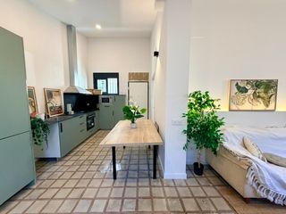 Towny house  Carrer de fernando poo. Vivienda completamente reformada en planta baja con terraza solá