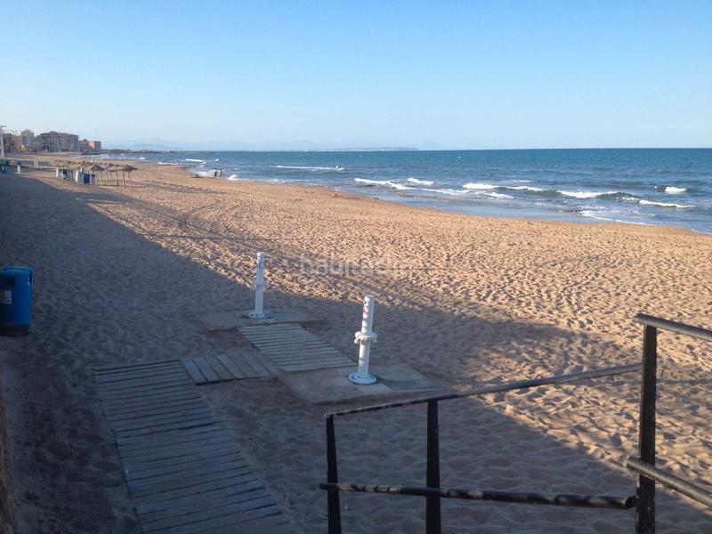 Foto 85b4e9d3-a379-446a-8af8-f0b5d88d286f. Piso en avenida suiza 43 hermoso piso a 200 metros de la playa de la mata en Torrevieja