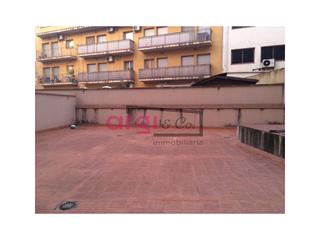 Lloguer Local Comercial a Centre. Local comercial
