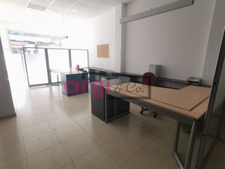 Local Comercial en Centre. Local en venta