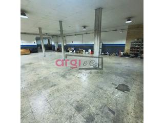 Local Comercial a Centre. Gran local comercial o almacn