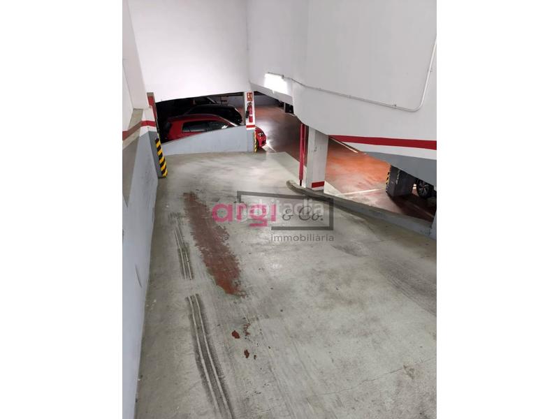 Foto 6e0d27cb-e9b1-4460-8b24-619bc216af4a. Affitto posto auto in La Roureda Viladecans