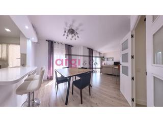 Appartement  N/a. Fantástico piso recién reformado con 4 dormitorios y 2 baños en