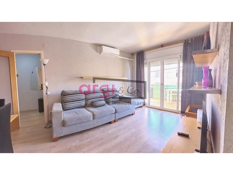 Foto 0b0ea514-efe9-45f4-94bc-e109e6af8470. Pis a Maritim Cubelles