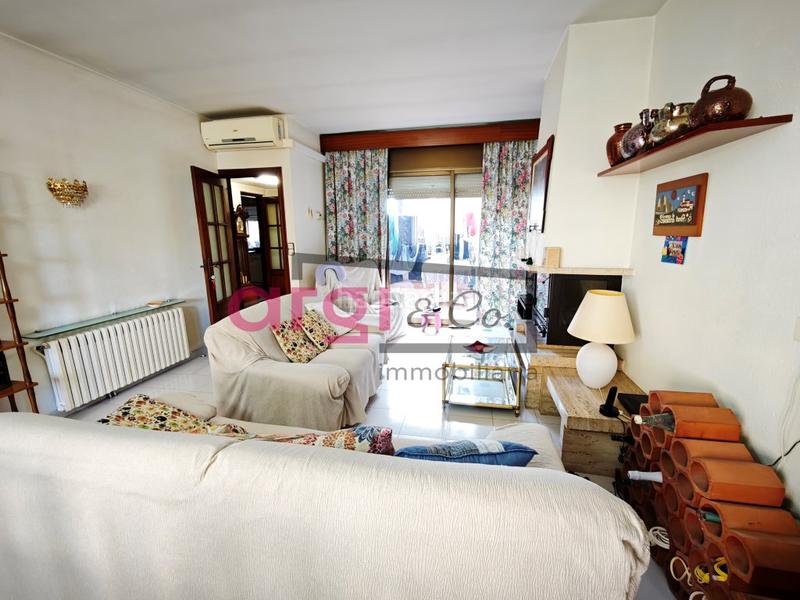 Foto 4ca87b8e-951f-47ae-b15d-2f9b968c66bf. Maison avec parking dans Centre Viladecans