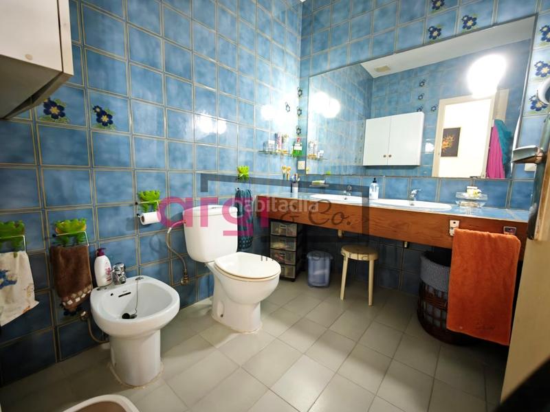 Foto e2969ca5-60df-49aa-a593-95daf804de64. Maison avec parking dans Centre Viladecans