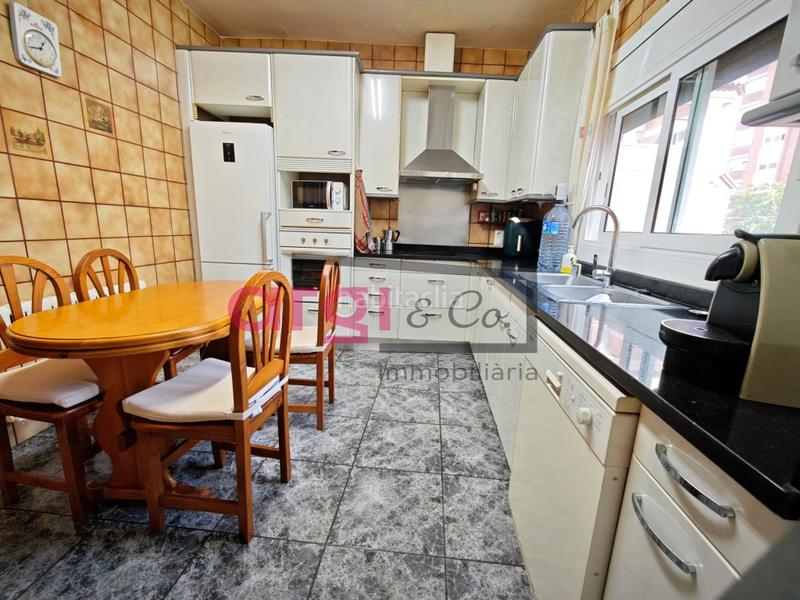 Foto ff939927-93af-43cc-bd65-6184deeb24f4. Maison avec parking dans Centre Viladecans