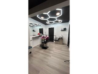 Local Comercial  Calle canonge doctor auguet. Local en venta