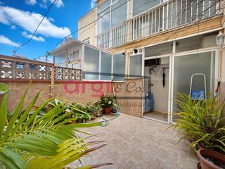 Flat in Centre. Piso con terraza